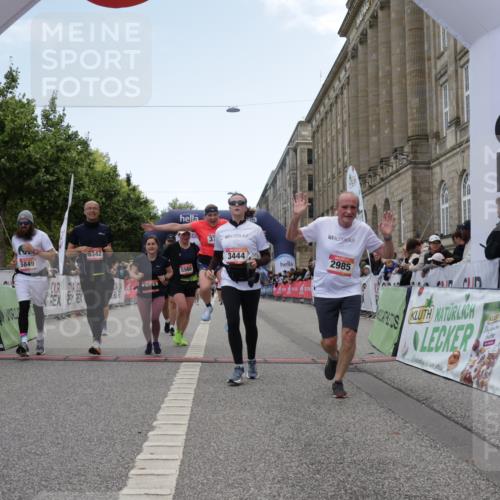 06.09.2026 - CURREX Alsterlauf Yannick Fuchs http://msf.ph/oto/10226119 06.09.2026 10:17:32 Ziel 2462, 2546, 2597, 2598, 2911, 2985, 3117, 3444, 3709, 5118, 5560, 5635, 5820, 5849, 6068, 6081, 6342, 6363, 8109 meine-sportfotos.de