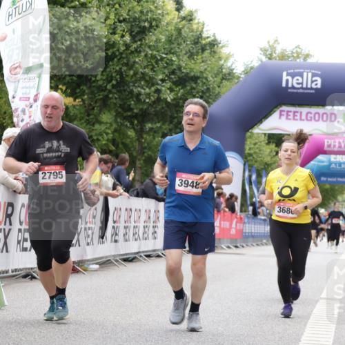 06.09.2026 - CURREX Alsterlauf Yannick Fuchs http://msf.ph/oto/10226182 06.09.2026 10:17:48 Ziel 2070, 2795, 3680, 3797, 3823, 3948, 4757, 4759, 5177 meine-sportfotos.de