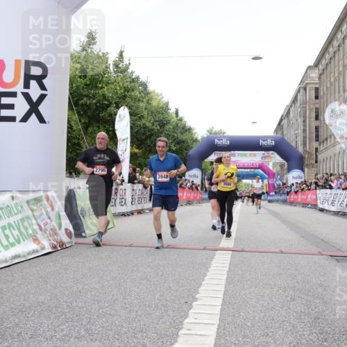 06.09.2026 - CURREX Alsterlauf Yannick Fuchs http://msf.ph/oto/10226188 06.09.2026 10:17:49 Ziel 2070, 2645, 2795, 3680, 3797, 3823, 3948, 4757, 4759, 5177 meine-sportfotos.de