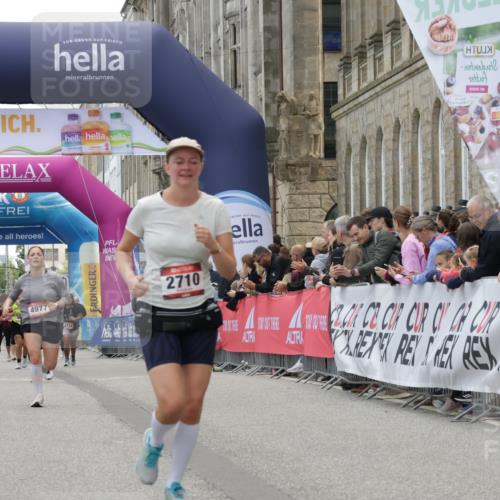 06.09.2026 - CURREX Alsterlauf Yannick Fuchs http://msf.ph/oto/10226206 06.09.2026 10:17:53 Ziel 2645, 2710, 2795, 3680, 3948, 4757, 4759, 5177 meine-sportfotos.de