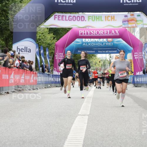 06.09.2026 - CURREX Alsterlauf Yannick Fuchs http://msf.ph/oto/10226211 06.09.2026 10:17:54 Ziel 2645, 2710, 2795, 3680, 3948, 4757, 4759, 4977, 5177 meine-sportfotos.de
