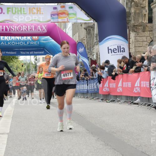06.09.2026 - CURREX Alsterlauf Yannick Fuchs http://msf.ph/oto/10226216 06.09.2026 10:17:55 Ziel 2645, 2710, 2795, 3680, 3948, 4977, 5177 meine-sportfotos.de