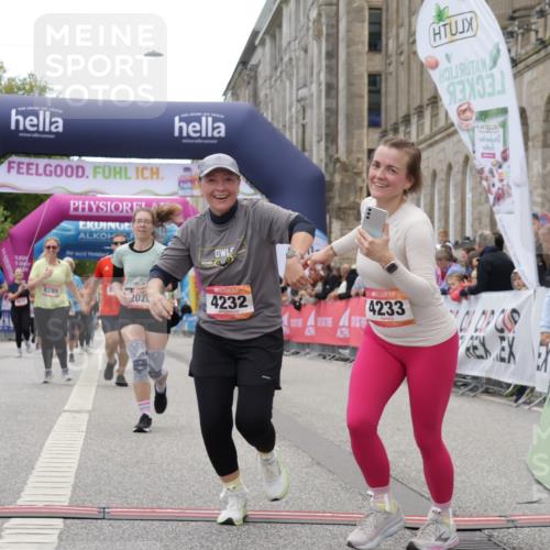 06.09.2026 - CURREX Alsterlauf Yannick Fuchs http://msf.ph/oto/10226283 06.09.2026 10:18:10 Ziel 1297, 2026, 2208, 2209, 3018, 3917, 4134, 4232, 4906, 4915, 6339, 8290 meine-sportfotos.de