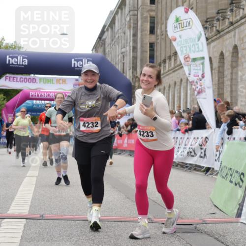 06.09.2026 - CURREX Alsterlauf Yannick Fuchs http://msf.ph/oto/10226284 06.09.2026 10:18:10 Ziel 1297, 2026, 2208, 2209, 3018, 3917, 4134, 4232, 4906, 4915, 6339, 8290 meine-sportfotos.de