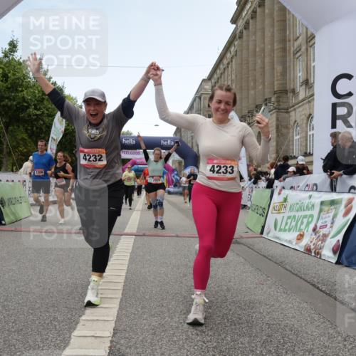 06.09.2026 - CURREX Alsterlauf Yannick Fuchs http://msf.ph/oto/10226290 06.09.2026 10:18:12 Ziel 1297, 2026, 2208, 2209, 2262, 3917, 4134, 4232, 4906, 5050, 6339, 8290 meine-sportfotos.de