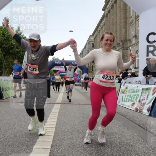06.09.2026 - CURREX Alsterlauf Yannick Fuchs http://msf.ph/oto/10226291 06.09.2026 10:18:12 Ziel 1297, 2026, 2208, 2209, 2262, 3917, 4134, 4232, 4906, 5050, 6339, 8290 meine-sportfotos.de