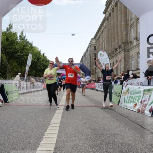 06.09.2026 - CURREX Alsterlauf Yannick Fuchs http://msf.ph/oto/10226305 06.09.2026 10:18:15 Ziel 2026, 2208, 2209, 2262, 3083, 4232, 4479, 4632, 4644, 5050, 6339, 8290 meine-sportfotos.de