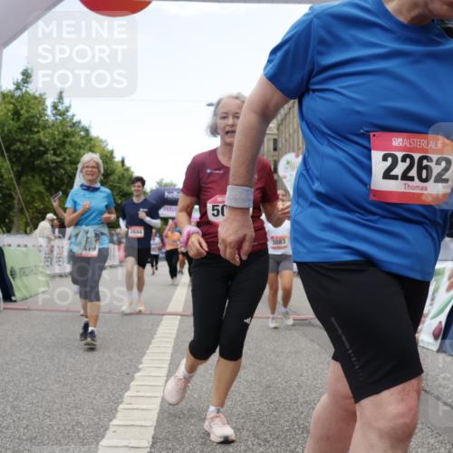 06.09.2026 - CURREX Alsterlauf Yannick Fuchs http://msf.ph/oto/10226322 06.09.2026 10:18:19 Ziel 2026, 2208, 2209, 2262, 2381, 3083, 3682, 3683, 4186, 4391, 4479, 4632, 4644, 5050, 5572, 6339, 8290 meine-sportfotos.de
