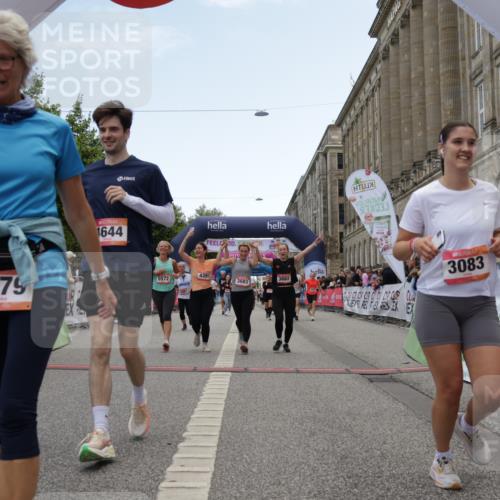 06.09.2026 - CURREX Alsterlauf Yannick Fuchs http://msf.ph/oto/10226327 06.09.2026 10:18:20 Ziel 2208, 2209, 2262, 2381, 3083, 3682, 3683, 4186, 4391, 4479, 4632, 4644, 5050, 5572, 6321, 6322, 6339, 8290 meine-sportfotos.de