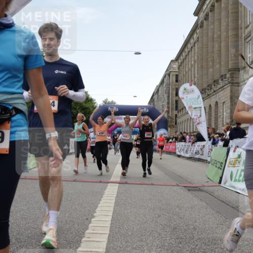 06.09.2026 - CURREX Alsterlauf Yannick Fuchs http://msf.ph/oto/10226329 06.09.2026 10:18:20 Ziel 2208, 2209, 2262, 2381, 3083, 3682, 3683, 4186, 4391, 4479, 4632, 4644, 5050, 5572, 6321, 6322, 6339, 8290 meine-sportfotos.de