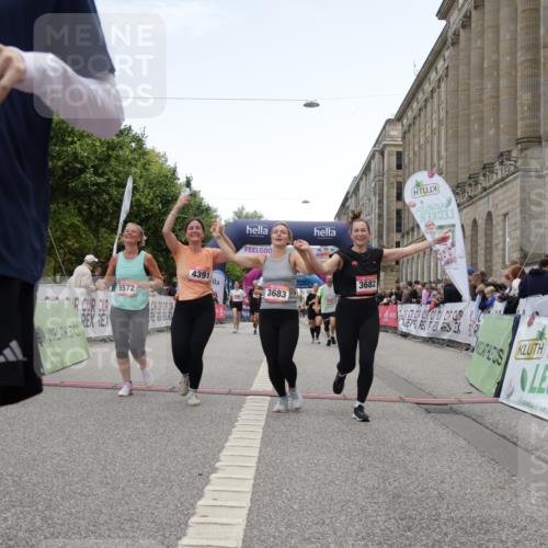 06.09.2026 - CURREX Alsterlauf Yannick Fuchs http://msf.ph/oto/10226334 06.09.2026 10:18:21 Ziel 2262, 2381, 3083, 3682, 3683, 4186, 4391, 4479, 4632, 4644, 5050, 5572, 6321, 6322, 6339, 8290 meine-sportfotos.de