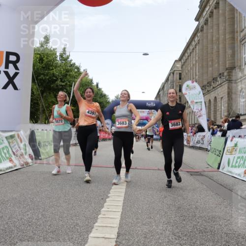 06.09.2026 - CURREX Alsterlauf Yannick Fuchs http://msf.ph/oto/10226337 06.09.2026 10:18:22 Ziel 2262, 2381, 3083, 3682, 3683, 4107, 4186, 4391, 4479, 4632, 4644, 5050, 5572, 6321, 6322, 6339, 8290 meine-sportfotos.de
