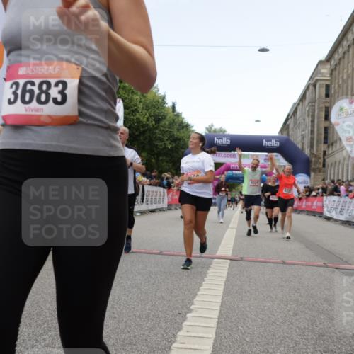 06.09.2026 - CURREX Alsterlauf Yannick Fuchs http://msf.ph/oto/10226345 06.09.2026 10:18:23 Ziel 2262, 2381, 2804, 3083, 3682, 3683, 4107, 4186, 4391, 4479, 4632, 4644, 4795, 4804, 5050, 5572, 5921, 6321, 6322 meine-sportfotos.de