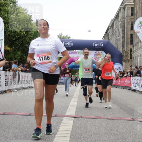 06.09.2026 - CURREX Alsterlauf Yannick Fuchs http://msf.ph/oto/10226348 06.09.2026 10:18:24 Ziel 2381, 2804, 3083, 3682, 3683, 4107, 4186, 4391, 4479, 4632, 4644, 4795, 4804, 5050, 5572, 5921, 6321, 6322 meine-sportfotos.de