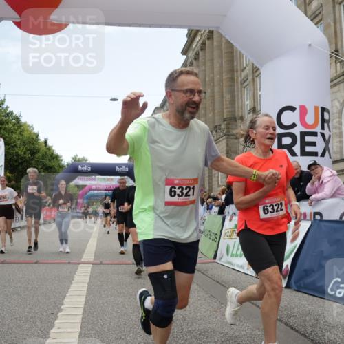 06.09.2026 - CURREX Alsterlauf Yannick Fuchs http://msf.ph/oto/10226358 06.09.2026 10:18:27 Ziel 2349, 2381, 2804, 3358, 3654, 3682, 3683, 4107, 4186, 4391, 4795, 4804, 5572, 5921, 6321, 6322 meine-sportfotos.de
