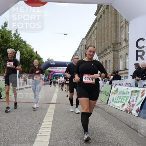 06.09.2026 - CURREX Alsterlauf Yannick Fuchs http://msf.ph/oto/10226363 06.09.2026 10:18:28 Ziel 2349, 2381, 2804, 3358, 3654, 3682, 3683, 4107, 4186, 4391, 4795, 4804, 5572, 5921, 6321, 6322 meine-sportfotos.de