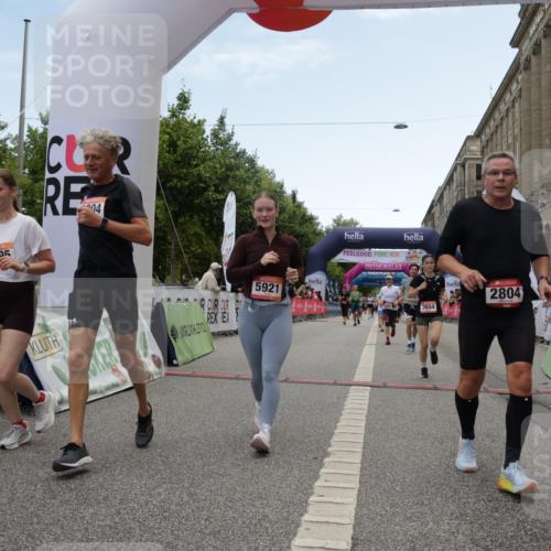 06.09.2026 - CURREX Alsterlauf Yannick Fuchs http://msf.ph/oto/10226366 06.09.2026 10:18:29 Ziel 2349, 2381, 2804, 2960, 3358, 3654, 4107, 4186, 4795, 4804, 5572, 5921, 6321, 6322 meine-sportfotos.de