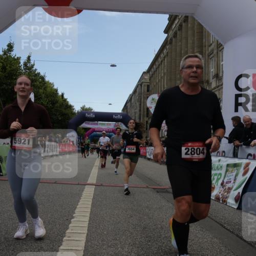 06.09.2026 - CURREX Alsterlauf Yannick Fuchs http://msf.ph/oto/10226368 06.09.2026 10:18:30 Ziel 2349, 2381, 2804, 2960, 3358, 3654, 4107, 4186, 4795, 4804, 5921, 6321, 6322 meine-sportfotos.de
