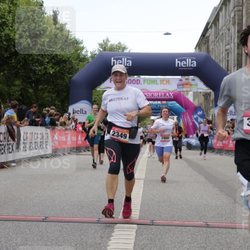06.09.2026 - CURREX Alsterlauf Yannick Fuchs http://msf.ph/oto/10226373 06.09.2026 10:18:32 Ziel 2349, 2656, 2804, 2960, 3358, 3654, 4107, 4795, 4804, 5921, 6321, 6322, 8001 meine-sportfotos.de