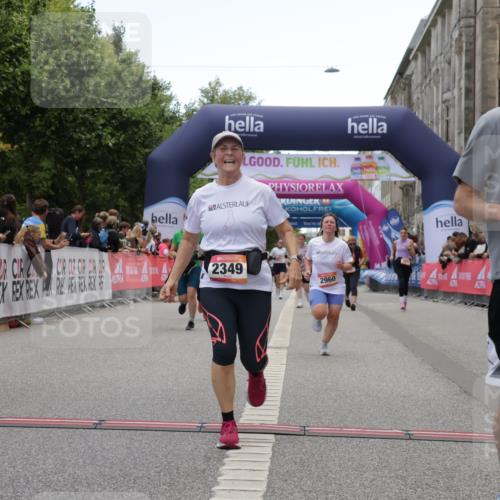 06.09.2026 - CURREX Alsterlauf Yannick Fuchs http://msf.ph/oto/10226374 06.09.2026 10:18:32 Ziel 2349, 2656, 2804, 2960, 3358, 3654, 4107, 4795, 4804, 5921, 6321, 6322, 8001 meine-sportfotos.de