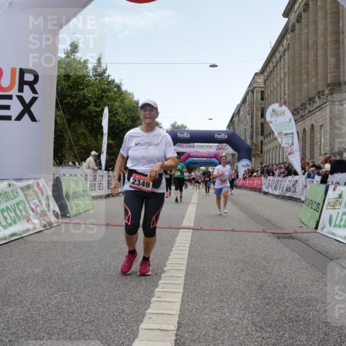 06.09.2026 - CURREX Alsterlauf Yannick Fuchs http://msf.ph/oto/10226381 06.09.2026 10:18:33 Ziel 2349, 2656, 2804, 2960, 3052, 3358, 3654, 4107, 4795, 4804, 5921, 8001 meine-sportfotos.de