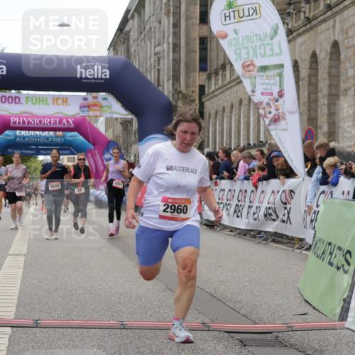 06.09.2026 - CURREX Alsterlauf Yannick Fuchs http://msf.ph/oto/10226383 06.09.2026 10:18:34 Ziel 2349, 2651, 2656, 2804, 2960, 3052, 3358, 3654, 4107, 4648, 4795, 4804, 5921, 8001 meine-sportfotos.de