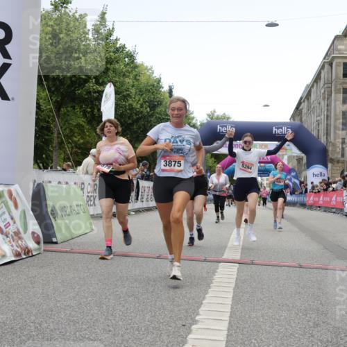 06.09.2026 - CURREX Alsterlauf Yannick Fuchs http://msf.ph/oto/10226427 06.09.2026 10:18:43 Ziel 2271, 2287, 2651, 2656, 3052, 3421, 3875, 3879, 4406, 4648, 4857, 5394, 5489, 6067, 8001 meine-sportfotos.de