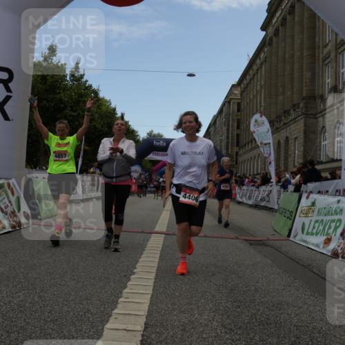 06.09.2026 - CURREX Alsterlauf Yannick Fuchs http://msf.ph/oto/10226447 06.09.2026 10:18:48 Ziel 2872, 3421, 3875, 3879, 4406, 4560, 4857, 5394, 5489, 6067 meine-sportfotos.de