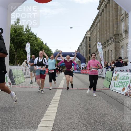 06.09.2026 - CURREX Alsterlauf Yannick Fuchs http://msf.ph/oto/10226484 06.09.2026 10:18:56 Ziel 2157, 2872, 3253, 3272, 3324, 3325, 4044, 4500, 4560, 6335 meine-sportfotos.de