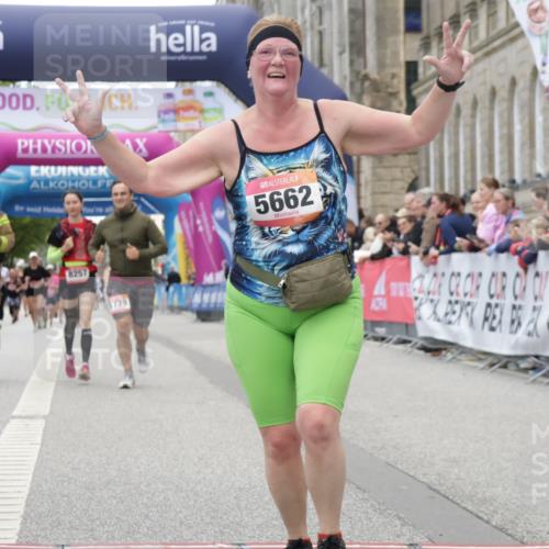 06.09.2026 - CURREX Alsterlauf Yannick Fuchs http://msf.ph/oto/10226511 06.09.2026 10:19:06 Ziel 2441, 4102, 5037, 5662, 5752, 5753, 5779, 6305, 8257 meine-sportfotos.de