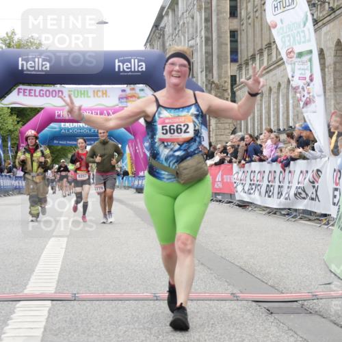 06.09.2026 - CURREX Alsterlauf Yannick Fuchs http://msf.ph/oto/10226512 06.09.2026 10:19:06 Ziel 2441, 4102, 5037, 5662, 5752, 5753, 5779, 6305, 8257 meine-sportfotos.de