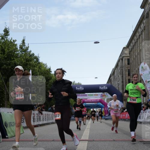 06.09.2026 - CURREX Alsterlauf Yannick Fuchs http://msf.ph/oto/10226547 06.09.2026 10:19:21 Ziel 2819, 2837, 3207, 3669, 3713, 4665, 5422, 5426, 5427, 5788 meine-sportfotos.de