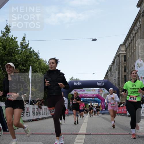 06.09.2026 - CURREX Alsterlauf Yannick Fuchs http://msf.ph/oto/10226548 06.09.2026 10:19:21 Ziel 2819, 2837, 3207, 3669, 3713, 4665, 5422, 5426, 5427, 5788 meine-sportfotos.de