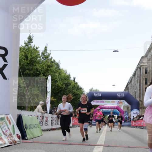 06.09.2026 - CURREX Alsterlauf Yannick Fuchs http://msf.ph/oto/10226551 06.09.2026 10:19:23 Ziel 2819, 2837, 3207, 3669, 3713, 4665, 5422, 5426, 5427, 5788, 5795 meine-sportfotos.de