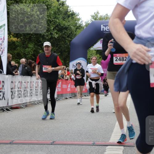 06.09.2026 - CURREX Alsterlauf Yannick Fuchs http://msf.ph/oto/10226675 06.09.2026 10:20:04 Ziel 2031, 2043, 2482, 2483, 3417, 3769, 3926, 4270, 4610, 4767, 5580, 5581 meine-sportfotos.de