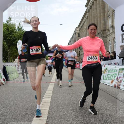 06.09.2026 - CURREX Alsterlauf Yannick Fuchs http://msf.ph/oto/10226679 06.09.2026 10:20:06 Ziel 2031, 2043, 2482, 2483, 3769, 3926, 4270, 4610, 4724, 4767, 5580, 5581 meine-sportfotos.de