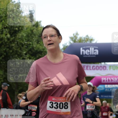 06.09.2026 - CURREX Alsterlauf Yannick Fuchs http://msf.ph/oto/10226715 06.09.2026 10:20:15 Ziel 2995, 3204, 3308, 3769, 3926, 4724, 5028, 5350 meine-sportfotos.de