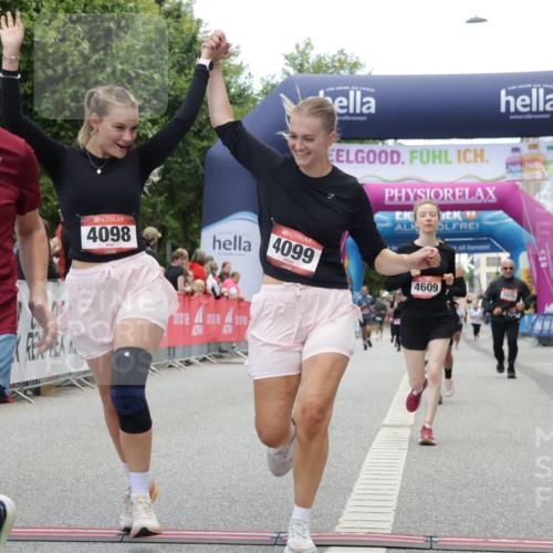 06.09.2026 - CURREX Alsterlauf Yannick Fuchs http://msf.ph/oto/10226755 06.09.2026 10:20:26 Ziel 2366, 2572, 4098, 4099, 4609, 5305, 6413 meine-sportfotos.de