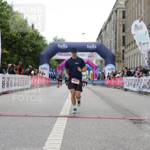 06.09.2026 - CURREX Alsterlauf Yannick Fuchs http://msf.ph/oto/10226791 06.09.2026 10:20:35 Ziel 3026, 4609, 4635, 5305, 6413 meine-sportfotos.de