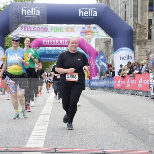 06.09.2026 - CURREX Alsterlauf Yannick Fuchs http://msf.ph/oto/10226871 06.09.2026 10:20:58 Ziel 2146, 2182, 2885, 4410, 4411, 4666, 5136, 5180, 5806, 6403, 6404 meine-sportfotos.de