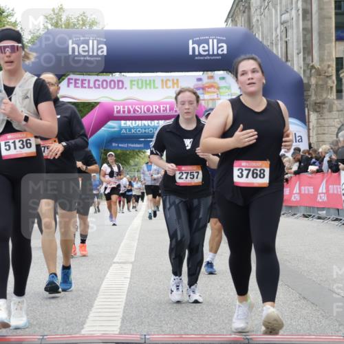 06.09.2026 - CURREX Alsterlauf Yannick Fuchs http://msf.ph/oto/10226889 06.09.2026 10:21:03 Ziel 2146, 2754, 2755, 2757, 2885, 3495, 4436, 4562, 5136, 5180, 5806, 6403, 6404 meine-sportfotos.de