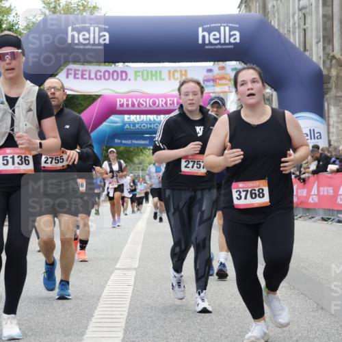 06.09.2026 - CURREX Alsterlauf Yannick Fuchs http://msf.ph/oto/10226923 06.09.2026 10:21:03 Ziel 2146, 2754, 2755, 2757, 2885, 3495, 4436, 4562, 5136, 5180, 5806, 6403, 6404 meine-sportfotos.de