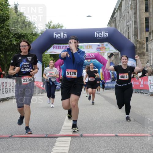 06.09.2026 - CURREX Alsterlauf Yannick Fuchs http://msf.ph/oto/10226966 06.09.2026 10:22:57 Ziel 2206, 2243, 2490, 3275, 3288, 4813, 5128 meine-sportfotos.de