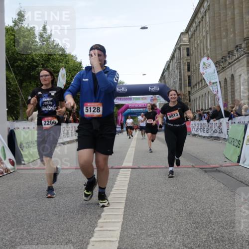 06.09.2026 - CURREX Alsterlauf Yannick Fuchs http://msf.ph/oto/10226974 06.09.2026 10:22:58 Ziel 2206, 2243, 2490, 3275, 3288, 4813, 5128 meine-sportfotos.de