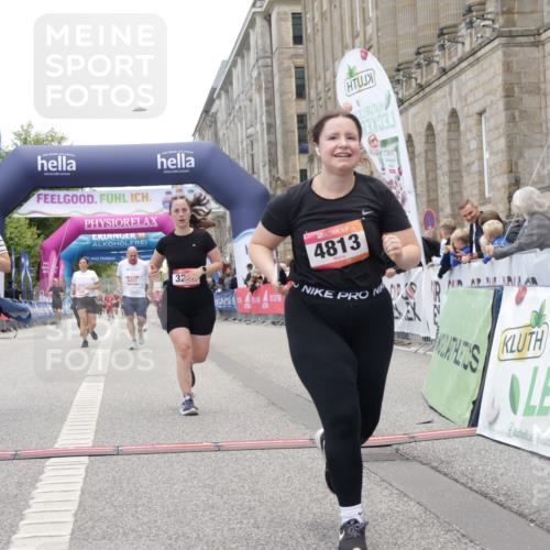06.09.2026 - CURREX Alsterlauf Yannick Fuchs http://msf.ph/oto/10226976 06.09.2026 10:22:59 Ziel 2206, 2243, 2490, 3275, 4813, 5128 meine-sportfotos.de