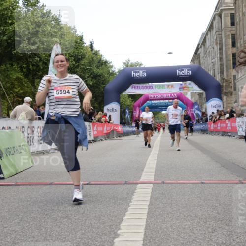 06.09.2026 - CURREX Alsterlauf Yannick Fuchs http://msf.ph/oto/10226983 06.09.2026 10:23:01 Ziel 2206, 2490, 3275, 4813, 5128, 6225 meine-sportfotos.de