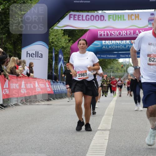 06.09.2026 - CURREX Alsterlauf Yannick Fuchs http://msf.ph/oto/10226989 06.09.2026 10:23:03 Ziel 2206, 2490, 2987, 3275, 4813, 5128, 6225 meine-sportfotos.de