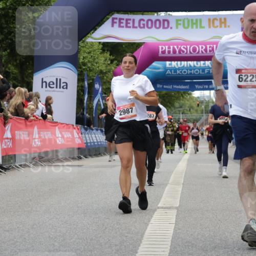 06.09.2026 - CURREX Alsterlauf Yannick Fuchs http://msf.ph/oto/10226990 06.09.2026 10:23:03 Ziel 2206, 2490, 2987, 3275, 4813, 5128, 6225 meine-sportfotos.de