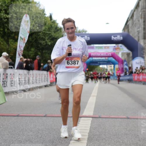 06.09.2026 - CURREX Alsterlauf Yannick Fuchs http://msf.ph/oto/10227016 06.09.2026 10:23:13 Ziel 2945, 2987, 4093, 4094, 4918, 5980, 6387 meine-sportfotos.de