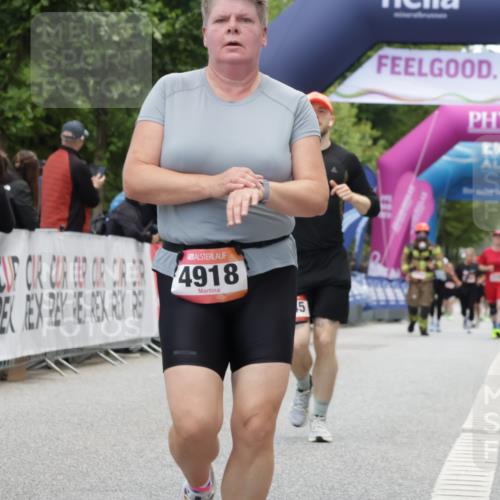 06.09.2026 - CURREX Alsterlauf Yannick Fuchs http://msf.ph/oto/10227020 06.09.2026 10:23:15 Ziel 2945, 4093, 4094, 4918, 5980, 6387 meine-sportfotos.de